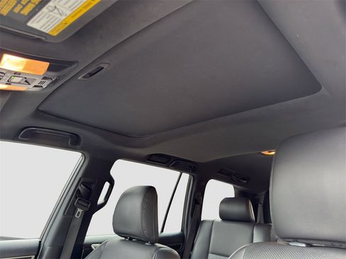 Used 2023 Lexus GX 460 Premium w/ Accessory Package image 7