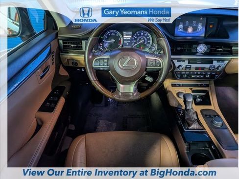 Used 2016 Lexus ES 350 w/ Premium Package w/Wood Trim FWD image 14