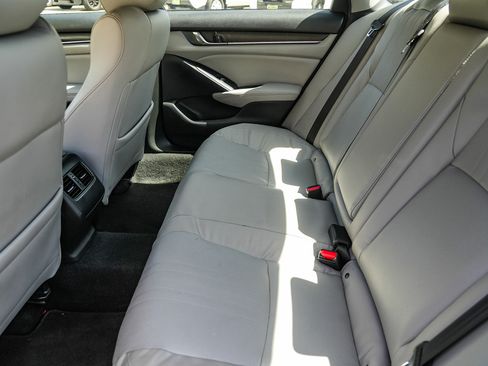 Used 2018 Honda Accord EX-L image 19
