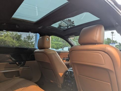Used 2017 Jaguar XJ L Supercharged RWD image 55