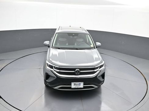 Used 2023 Volkswagen Taos SEL AWD/4WD image 35