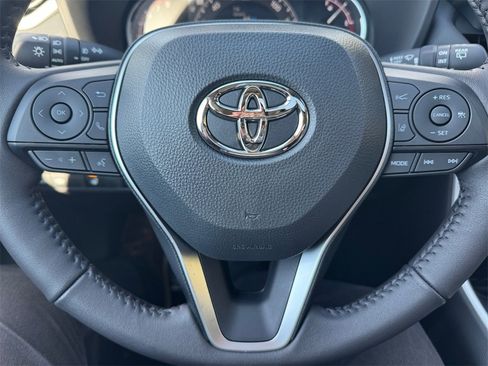 Used 2025 Toyota RAV4 XLE Premium image 30