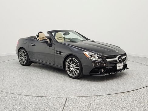 Used 2020 Mercedes-Benz SLC 300 image 3