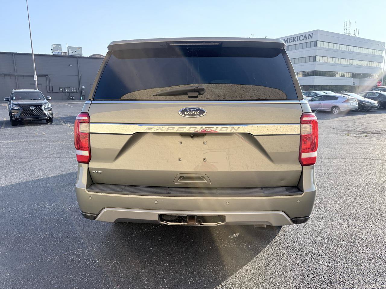 Used 2019 Ford Expedition XLT w/ Equipment Group 202A RWD image 4