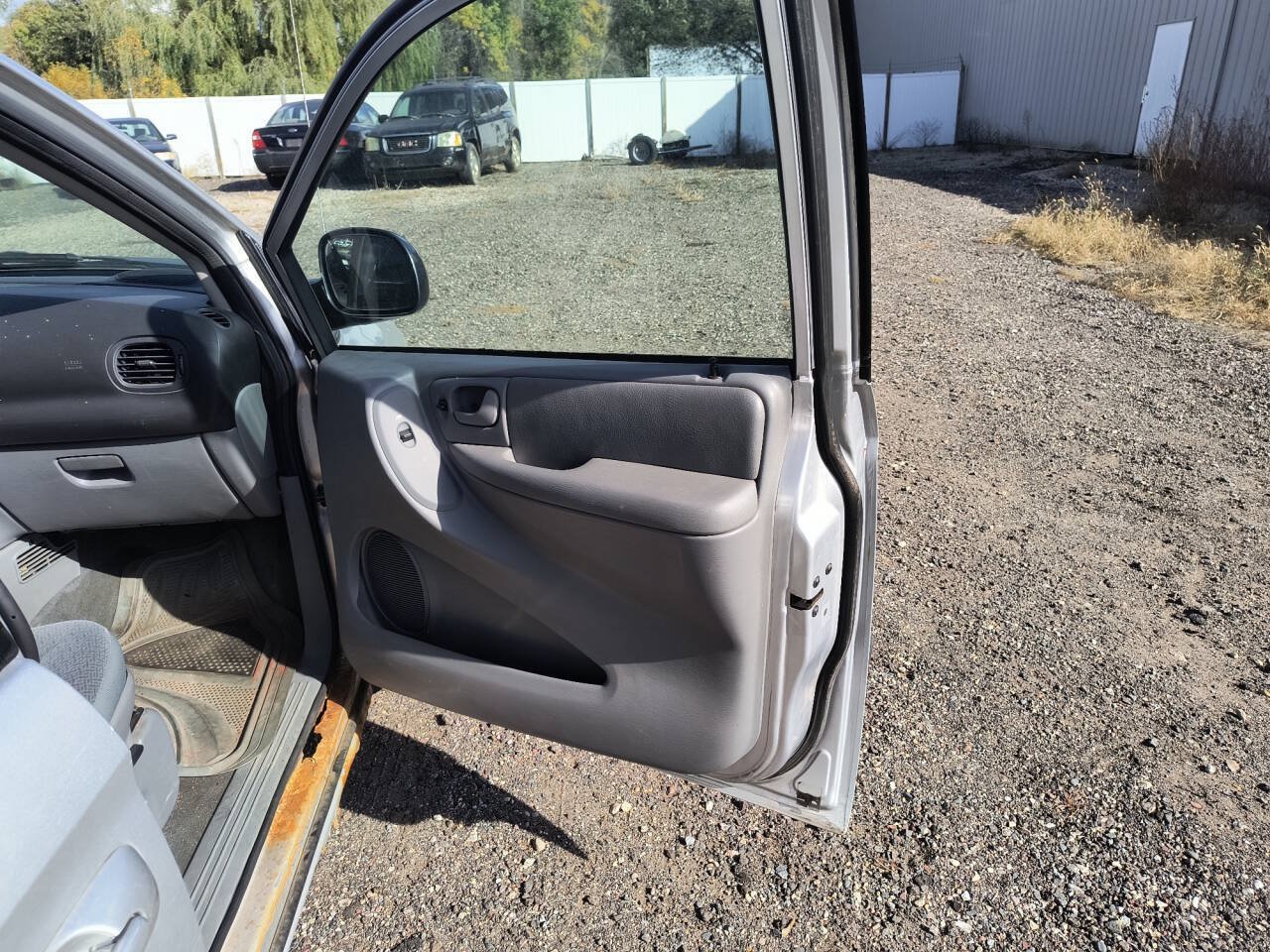 Used 2005 Dodge Caravan SXT FWD image 29