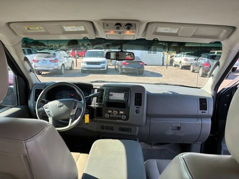 Used 2018 Nissan NV 3500 SL RWD image 23