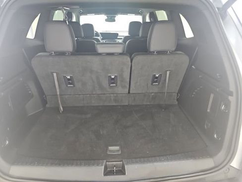 Used 2025 Buick Enclave Preferred image 7