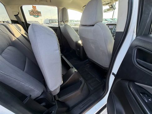 Used 2015 Chevrolet Colorado W/T image 17