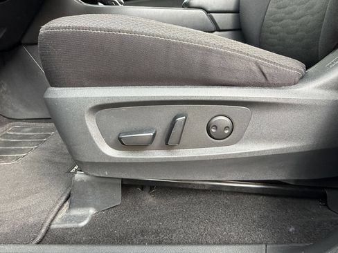 Used 2025 Nissan Pathfinder SV AWD/4WD image 18
