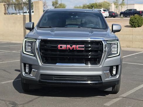 Used 2024 GMC Yukon XL SLE image 2