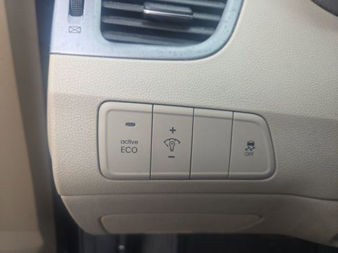 Used 2016 Hyundai Elantra Value Edition image 10