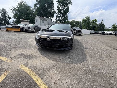 Used 2018 Honda Accord LX image 2
