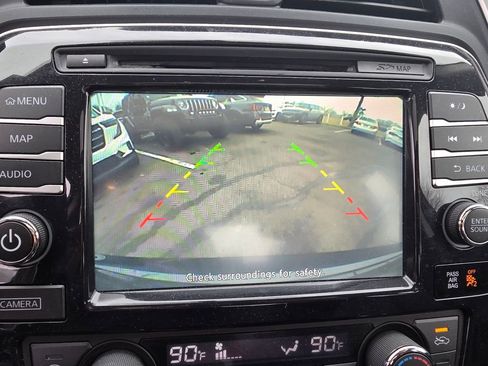 Used 2017 Nissan Maxima 3.5 SL image 19