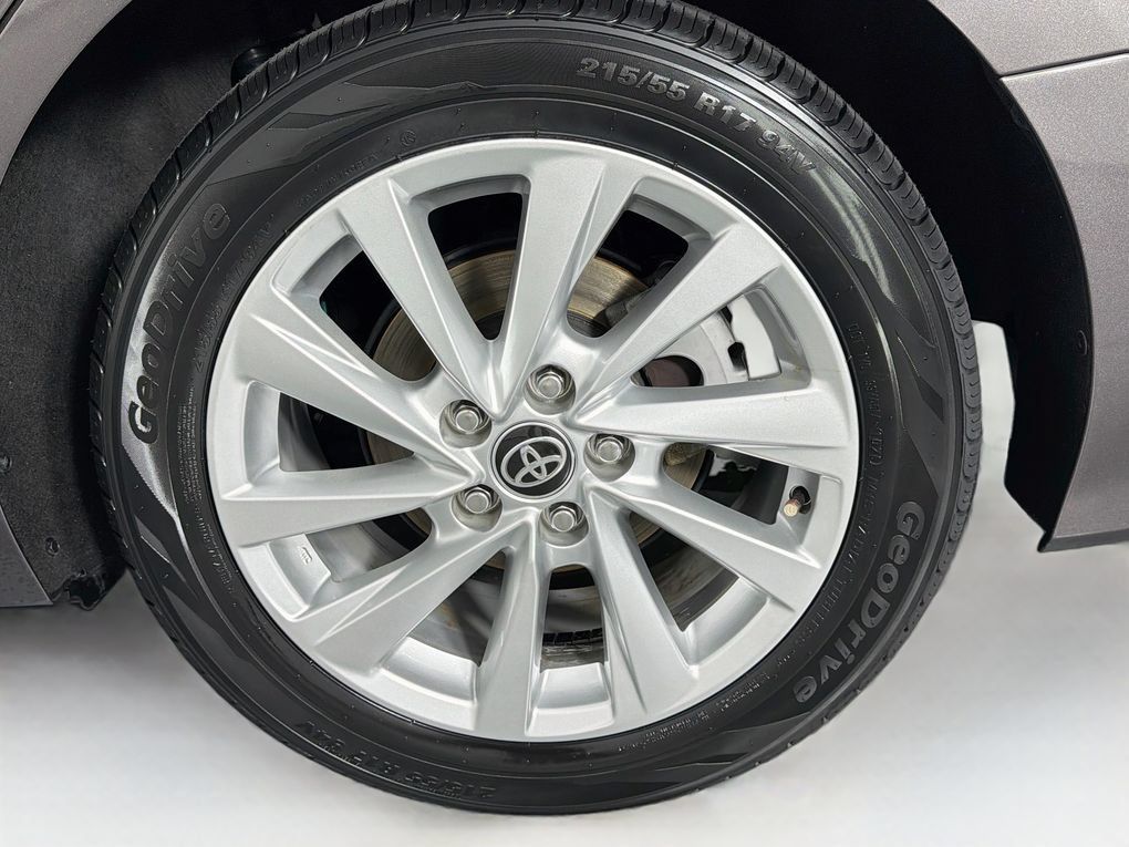 Used 2023 Toyota Camry LE FWD image 32