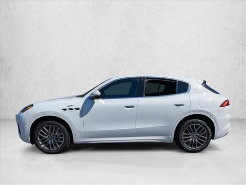 Used 2024 Maserati Grecale GT image 10