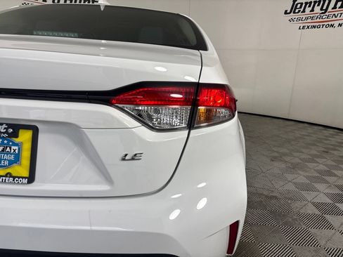 Used 2025 Toyota Corolla LE FWD image 32
