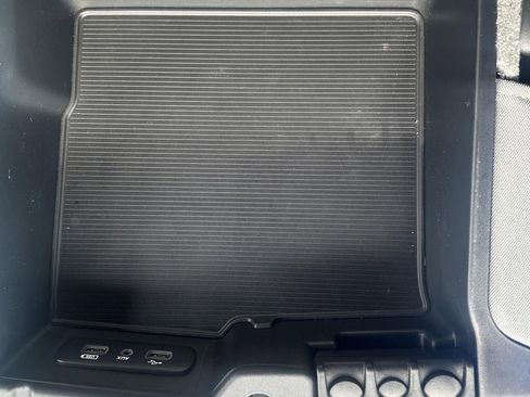 Used 2018 RAM 1500 Express w/ Express Value Package image 22