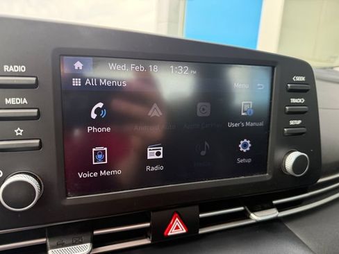 Used 2022 Hyundai Elantra SE FWD image 22
