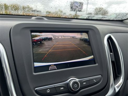 Used 2021 Chevrolet Equinox LT image 14