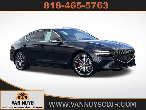 Used 2025 Genesis G70 2.5T image 1