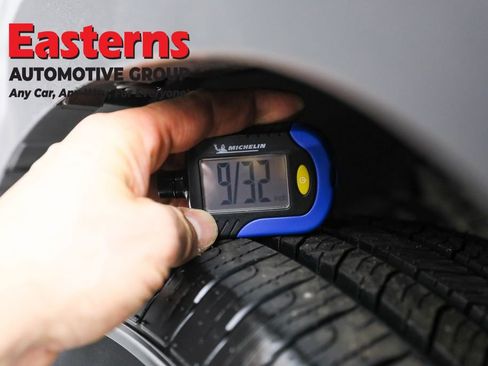 Used 2024 Toyota Corolla Cross LE image 28