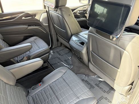 Certified 2024 Cadillac Escalade V AWD/4WD image 15