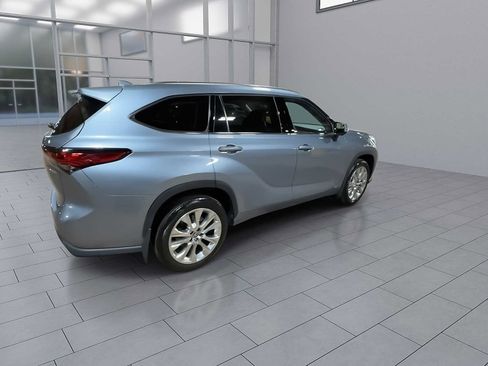 Used 2023 Toyota Highlander Limited AWD/4WD image 8
