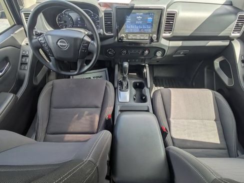 Used 2022 Nissan Frontier SV w/ Technology Package AWD/4WD image 15