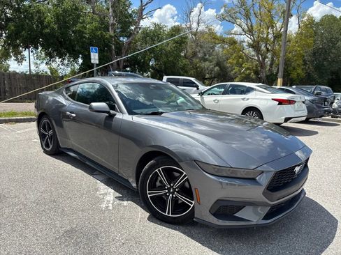 Used 2025 Ford Mustang Premium RWD image 5