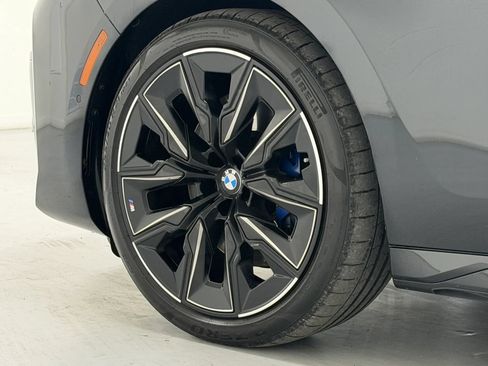 Used 2023 BMW 740i w/ Parking Assistance Package RWD image 99