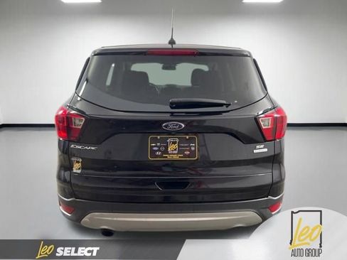 Used 2019 Ford Escape SE image 6