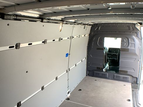 Used 2024 Mercedes-Benz Sprinter 2500 image 24