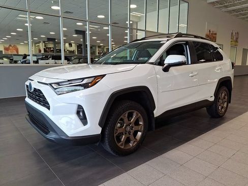 Used 2023 Toyota RAV4 AWD Hybrid image 3