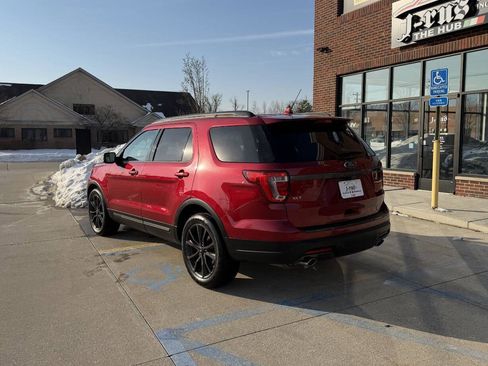 Used 2018 Ford Explorer XLT w/ Equipment Group 202A image 8