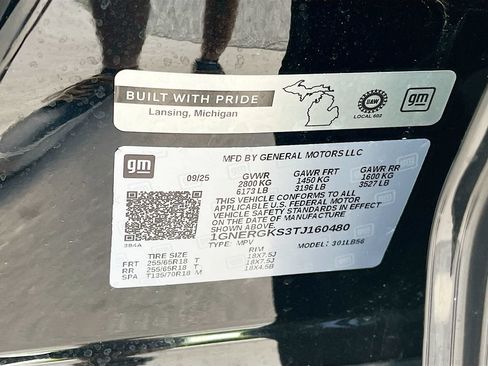 Used 2026 Chevrolet Traverse LT FWD image 32