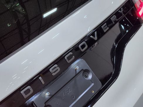 Used 2024 Land Rover Discovery Dynamic SE image 23