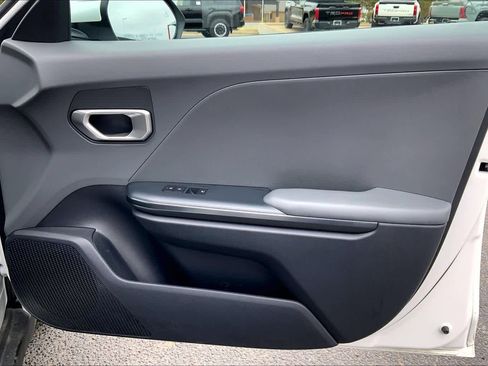 Used 2025 Kia K4 FWD image 23
