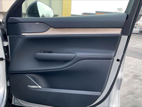 New 2025 Volvo EX90 Plus w/ Protection Package Premier image 31