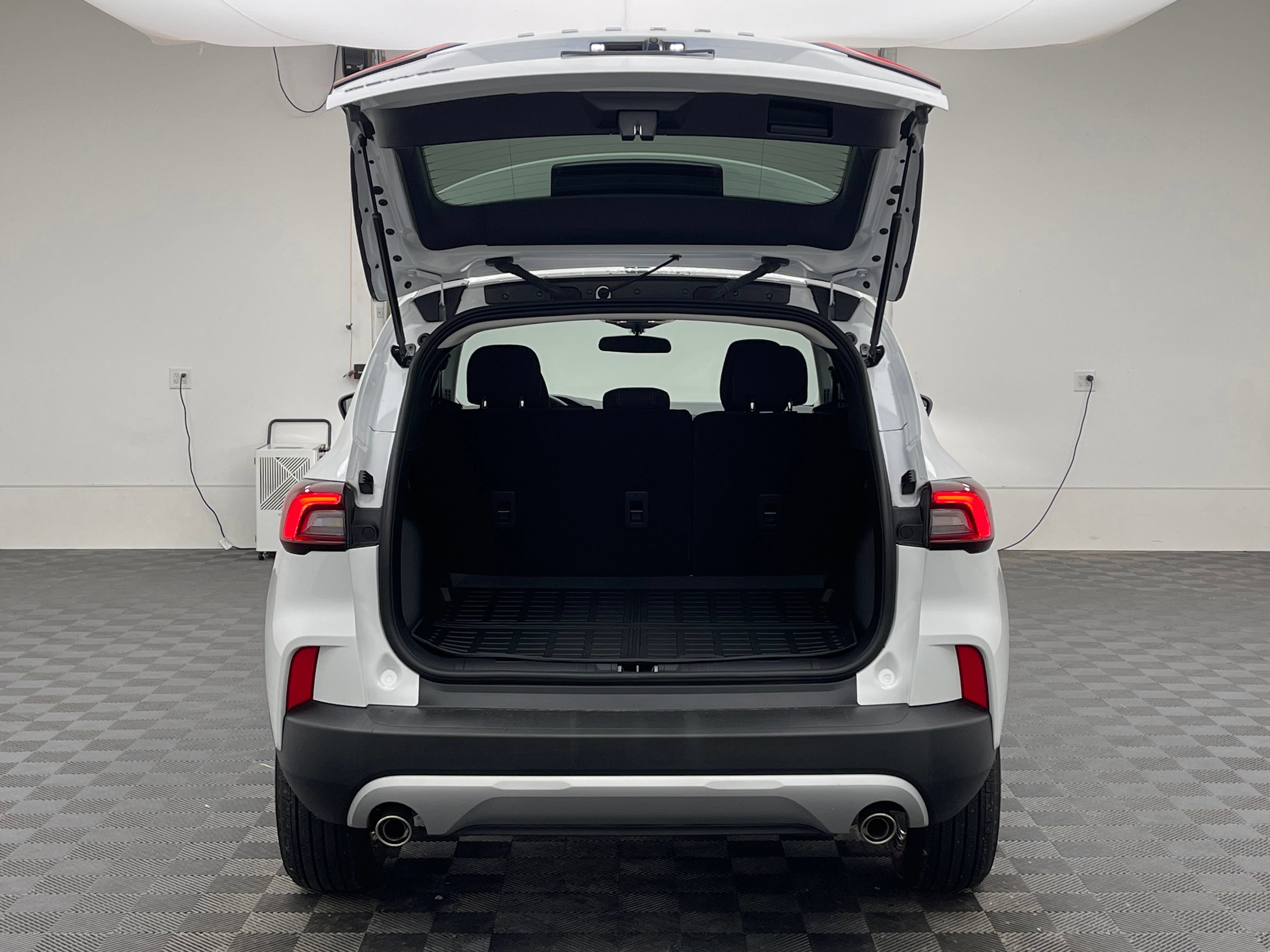 Used 2026 Ford Escape Active FWD image 8