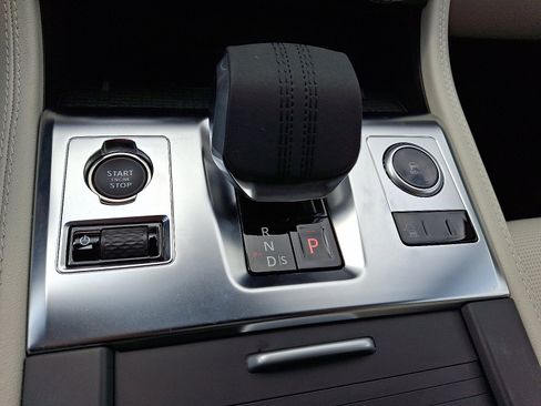 Certified 2025 Jaguar F-PACE R-Dynamic S image 15