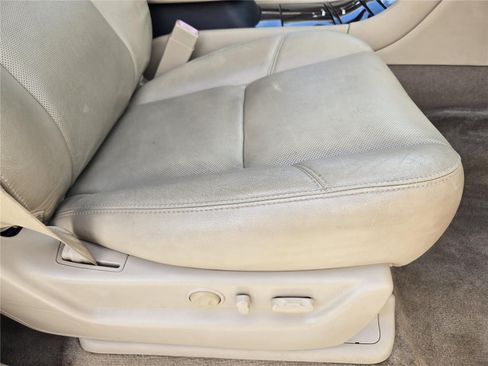 Used 2013 Cadillac Escalade EXT Premium AWD/4WD image 21