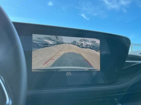 Used 2025 Buick Envista Sport Touring image 17