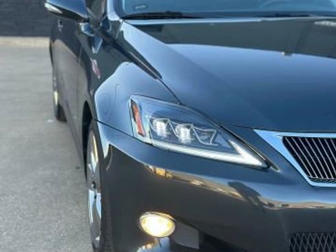 Used 2010 Lexus IS 250C image 4