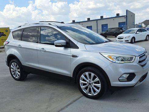 Used 2017 Ford Escape Titanium image 8