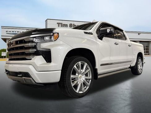 Used 2022 Chevrolet Silverado 1500 High Country w/ Technology Package image 10