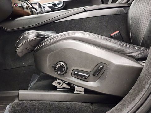 Used 2017 Volvo XC90 T6 Inscription w/ Vision Package image 27