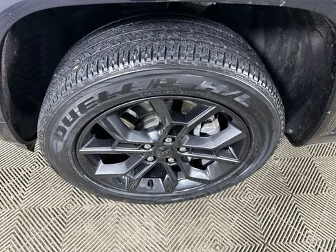 Used 2023 Jeep Grand Cherokee 30th Anniversary image 10