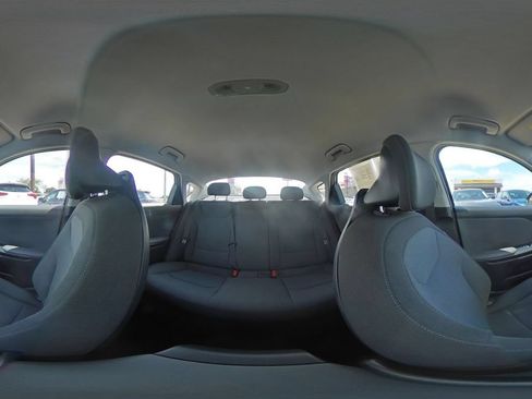 Used 2025 Kia K4 FWD image 41