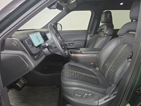 Used 2023 Rivian R1S Adventure image 20