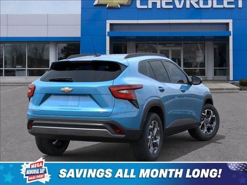 New 2026 Chevrolet Trax LT w/ Driver Confidence Package FWD image 4